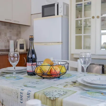 Апартаменты Jorge Aguas - 2bedroom In The Town Of - Sea View Бургау